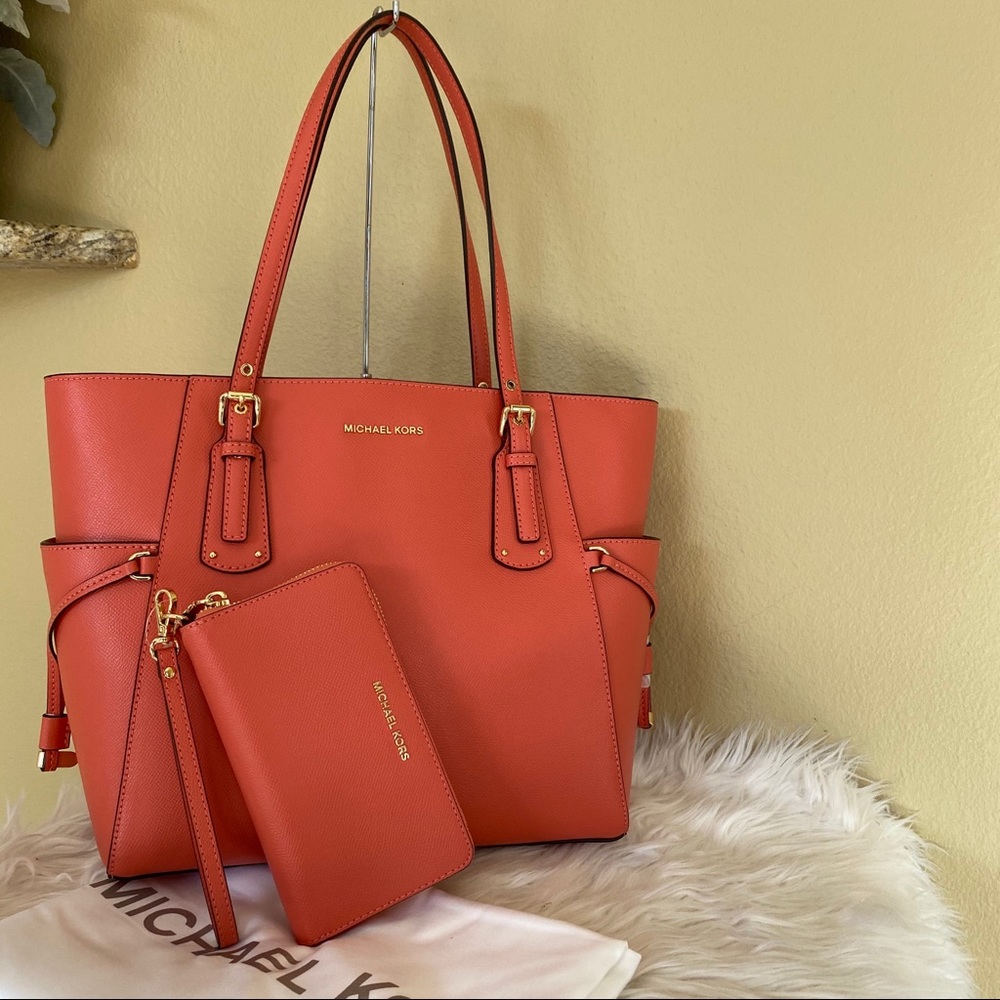 Michael Kors jet set voyager shoulder tote &wallet - Picture 3 of 15